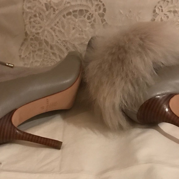 Ann Taylor, taupe leather, fur lace-up bootie,sz6,